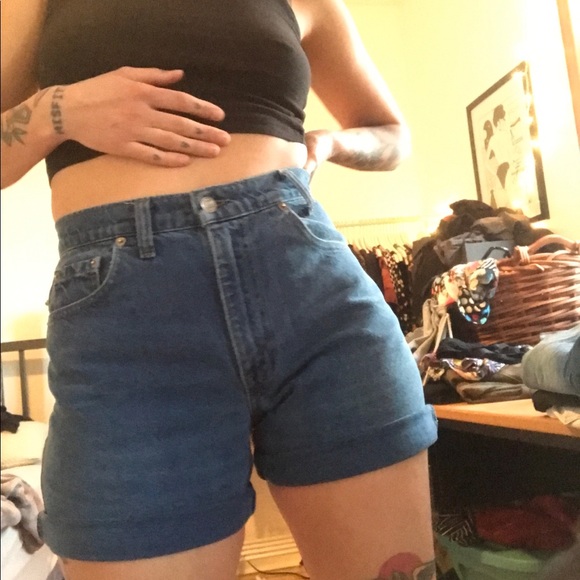 Levis high-waist denim shorts - Picture 6 of 9